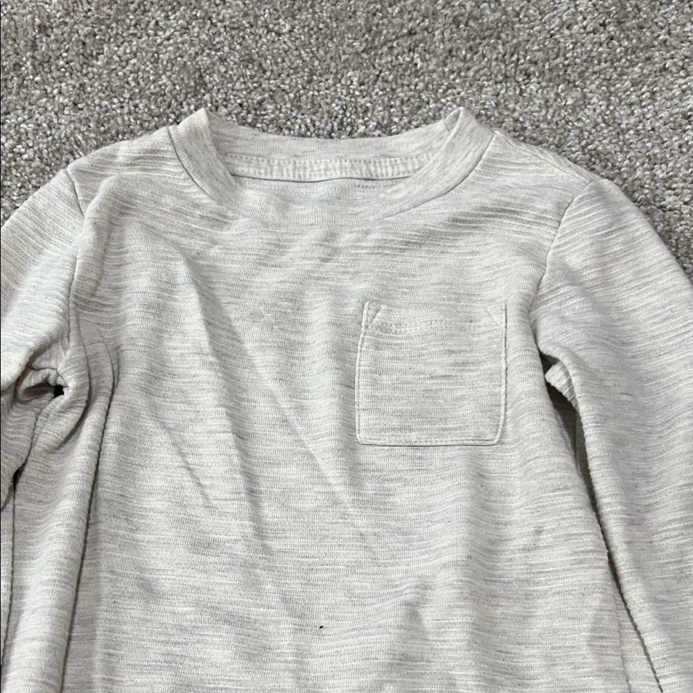 Cat & Jack Light Gray Long Sleeve Tee - Picture 3 of 3